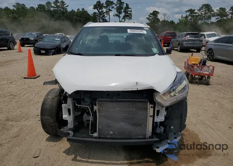 2019 Nissan Kicks S z USA, uszkodzony, nr VIN 3N1CP5CU9KL545661